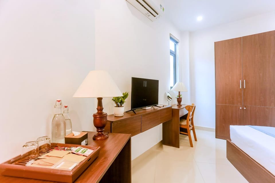 TV and multimedia, hair dresser, wardrobe, air conditioner