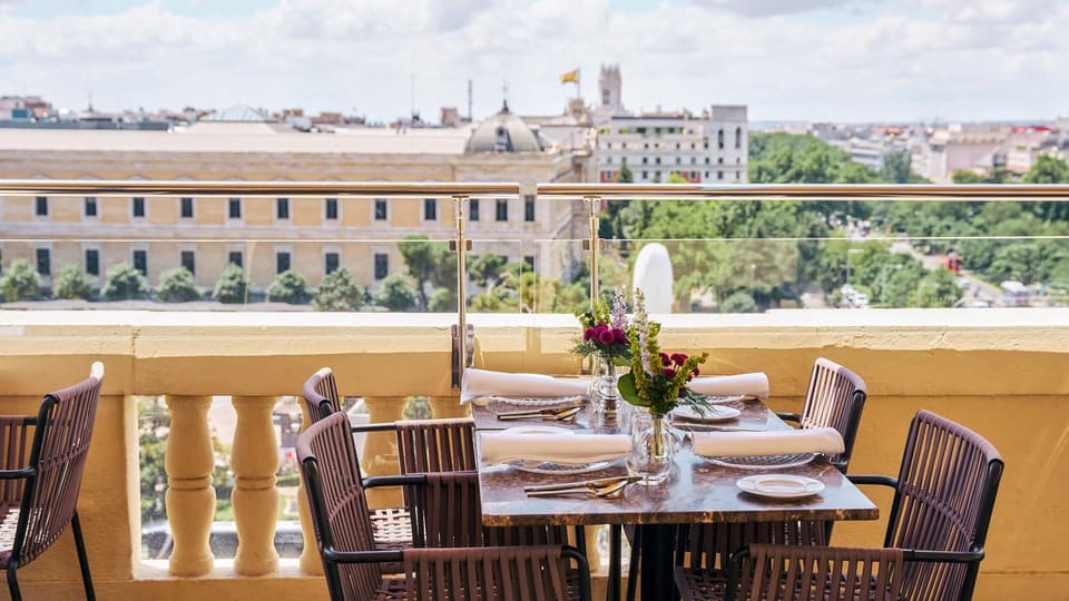 Restaurant/places to eat, View (from property/room), Balcony/Terrace, Dining area