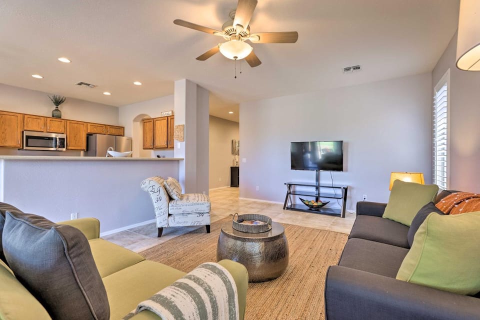 Golfer's Oasis! San Tan Valley Home w/ Pool Access House in Johnson Ranch