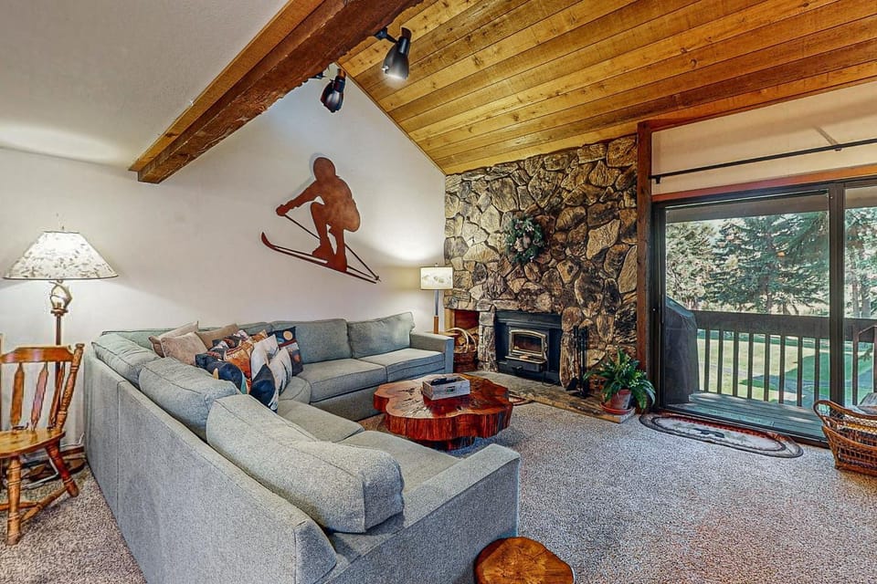 Snowcreek 56 Apartment in Mammoth Lakes