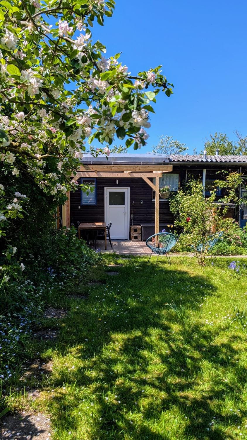 Property building, Facade/entrance, Balcony/Terrace