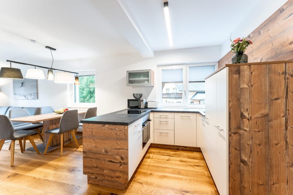 minibar, toaster, kitchen