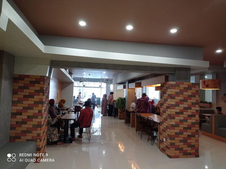Restaurant/places to eat, Restaurant/places to eat
