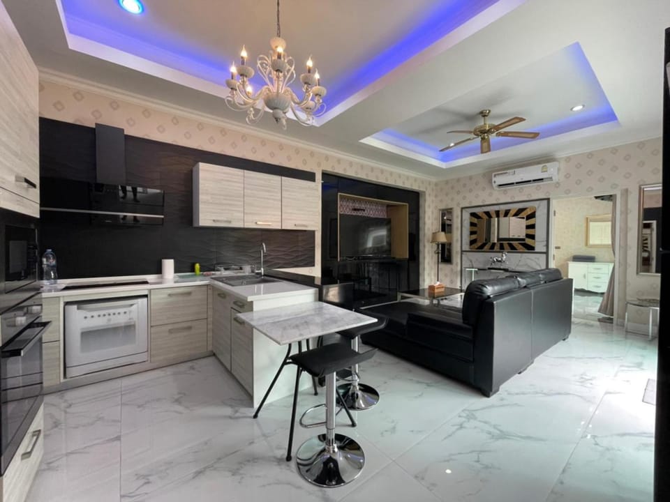 Kitchen or kitchenette, Living room, Dining area