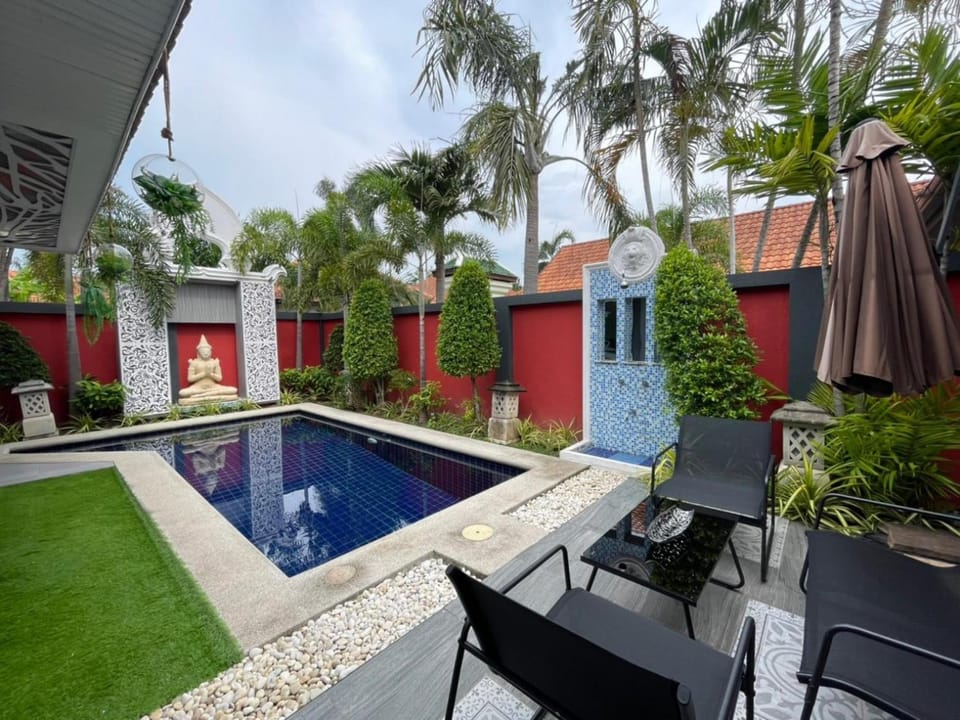 Garden, Seating area, Swimming pool