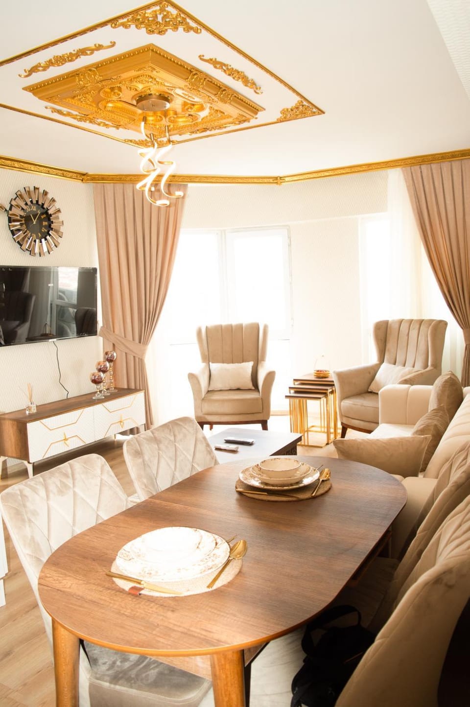 Communal lounge/ TV room, TV and multimedia, Living room, Seating area, Evening entertainment