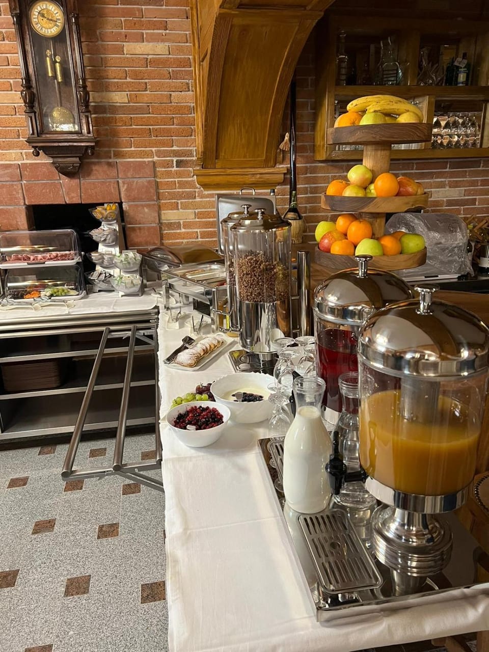 Restaurant/places to eat, Food and drinks, Food, Breakfast, Buffet breakfast