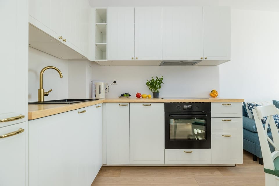 Kitchen or kitchenette, pet friendly, stove