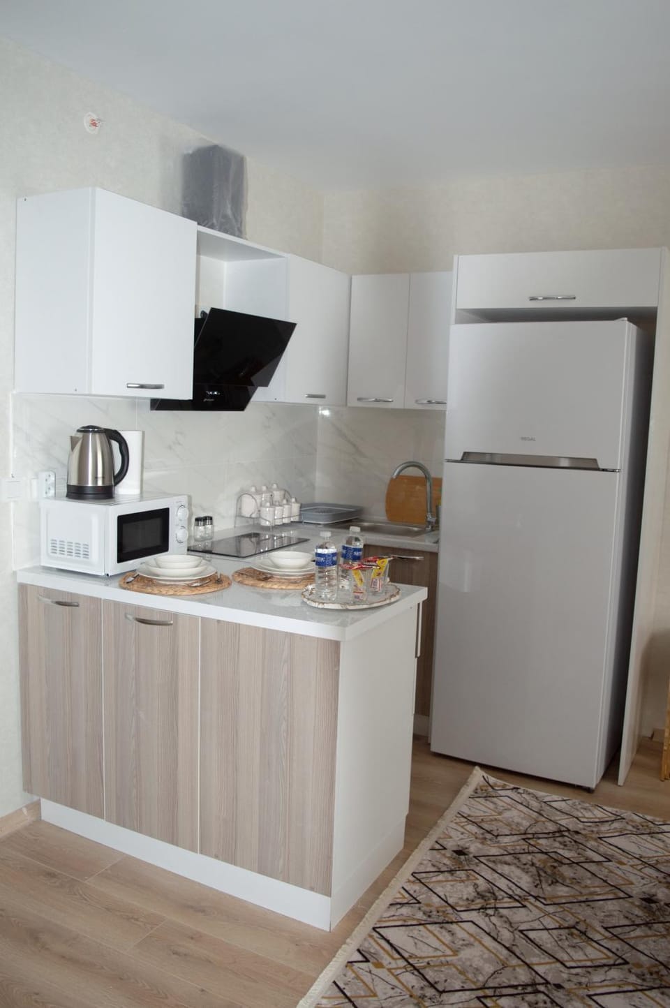 Coffee/tea facilities, Kitchen or kitchenette, oven, pet friendly, stove