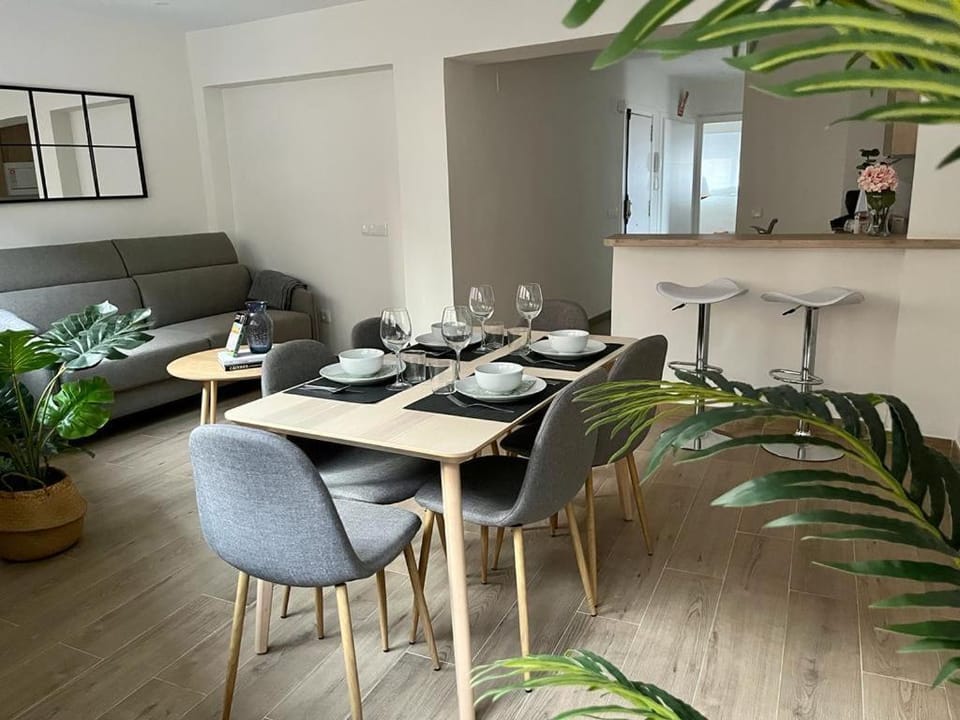 Living room, Dining area