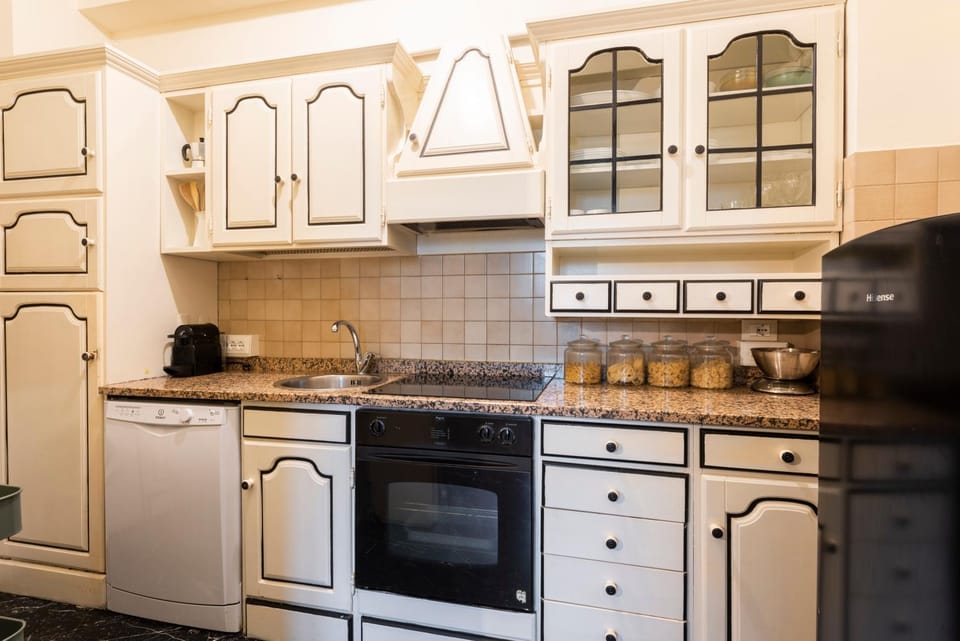 Kitchen or kitchenette, dishwasher, pet friendly, stove