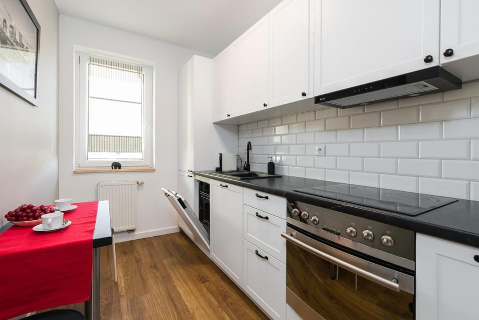 Kitchen or kitchenette, Dining area, dishwasher, stove