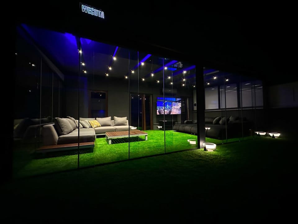 LUXURY APARTAMENT Z DUŻYM TARASEM - Park City Poznań Apartment in Poznan