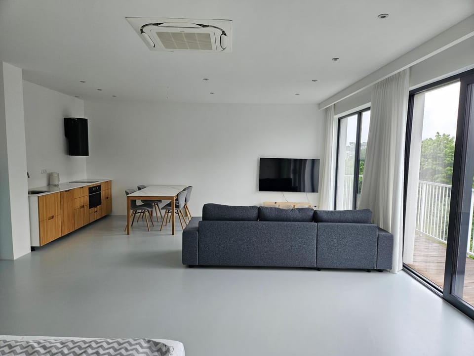 Communal lounge/ TV room, TV and multimedia