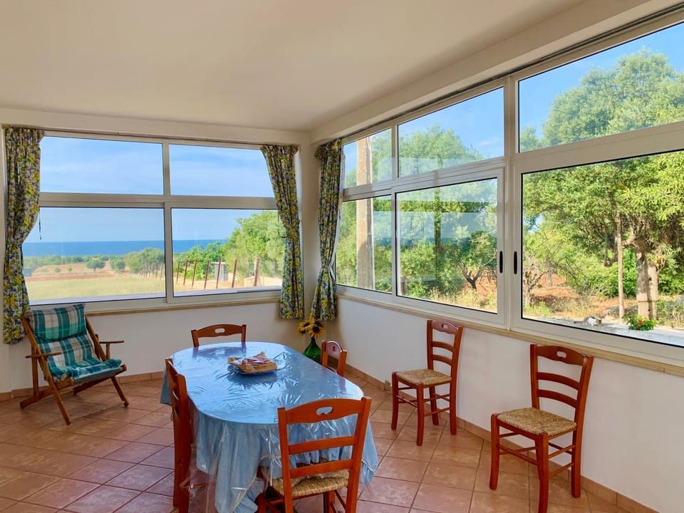 Day, View (from property/room), Balcony/Terrace, Seating area, Dining area, Sea view