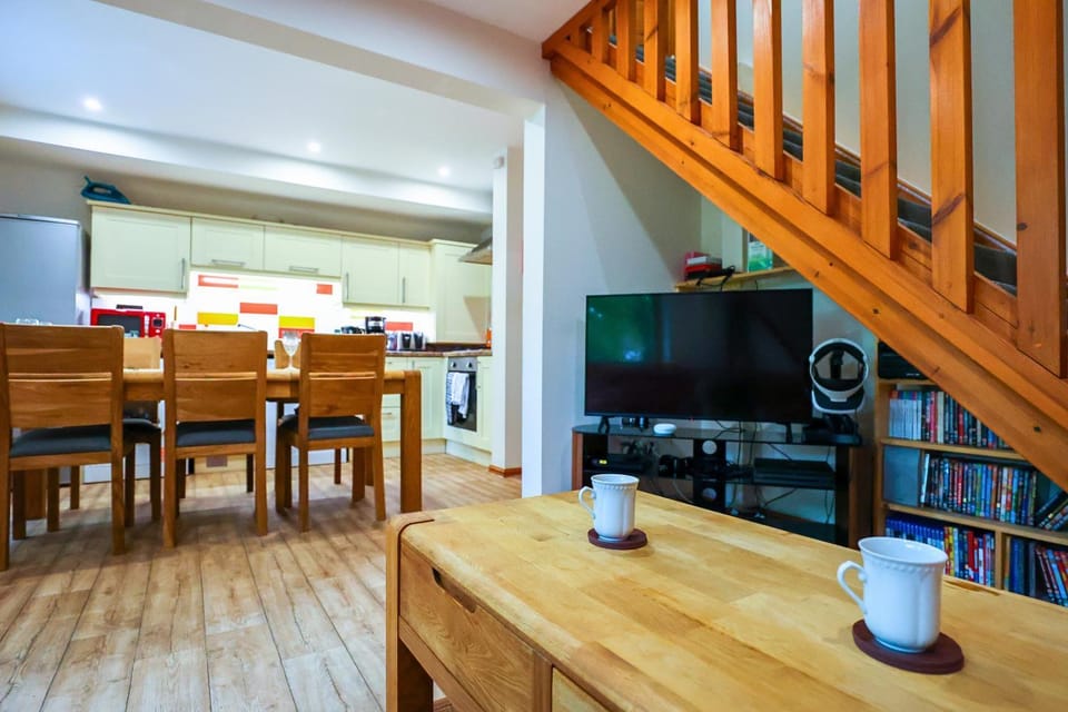 TV and multimedia, Kitchen or kitchenette, Living room, Seating area, Dining area, Evening entertainment, minibar