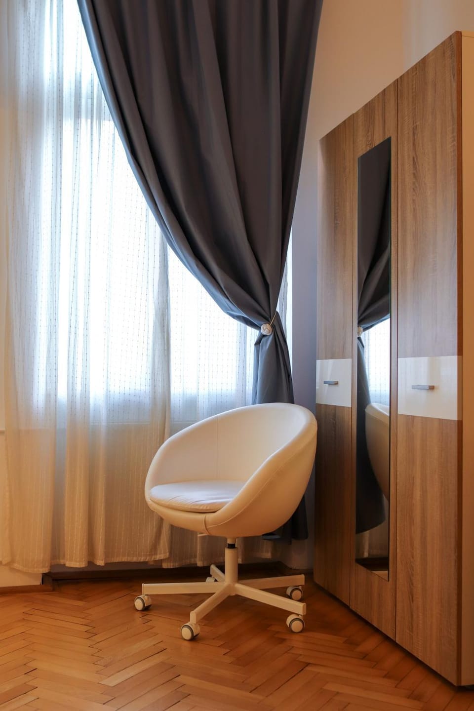 Bedroom, wardrobe