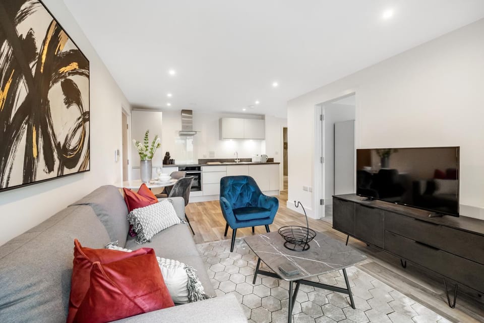 TV and multimedia, Kitchen or kitchenette, Living room, Seating area