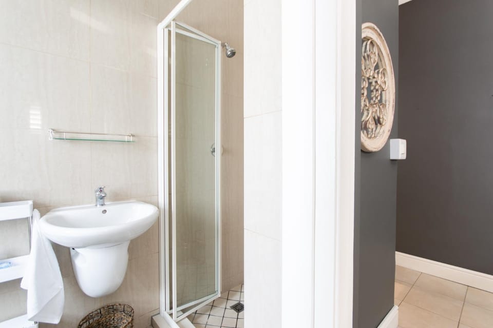 Shower, Bathroom, towels
