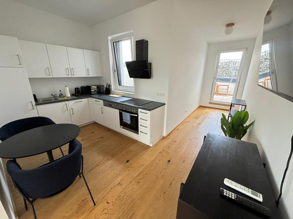 OrestaLiving - Penthouse in 2nd District with View Apartment in Vienna