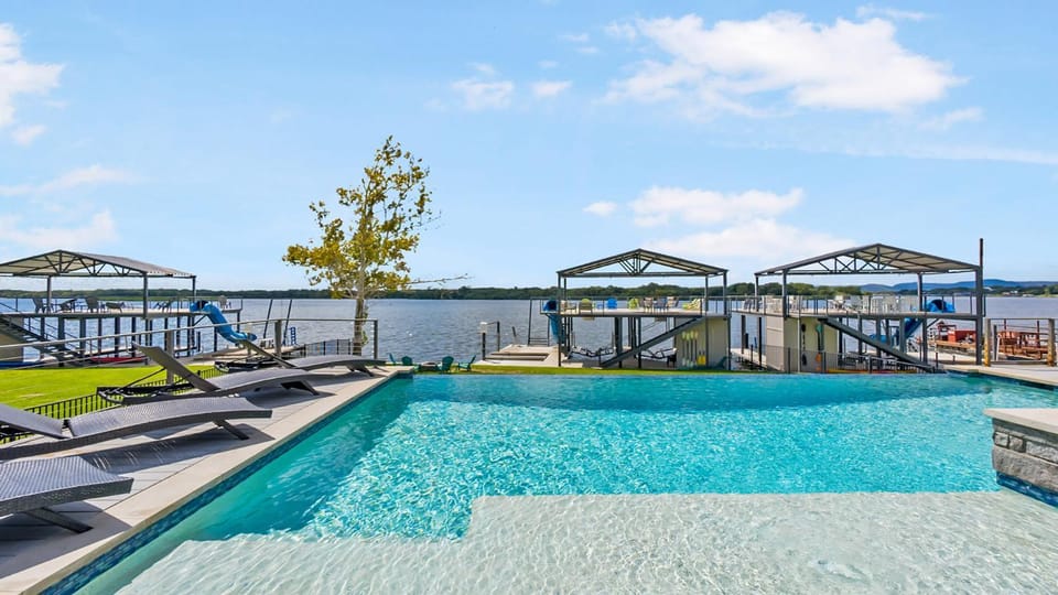 2 Luxury Waterfront Houses Side by Side House in Kingsland