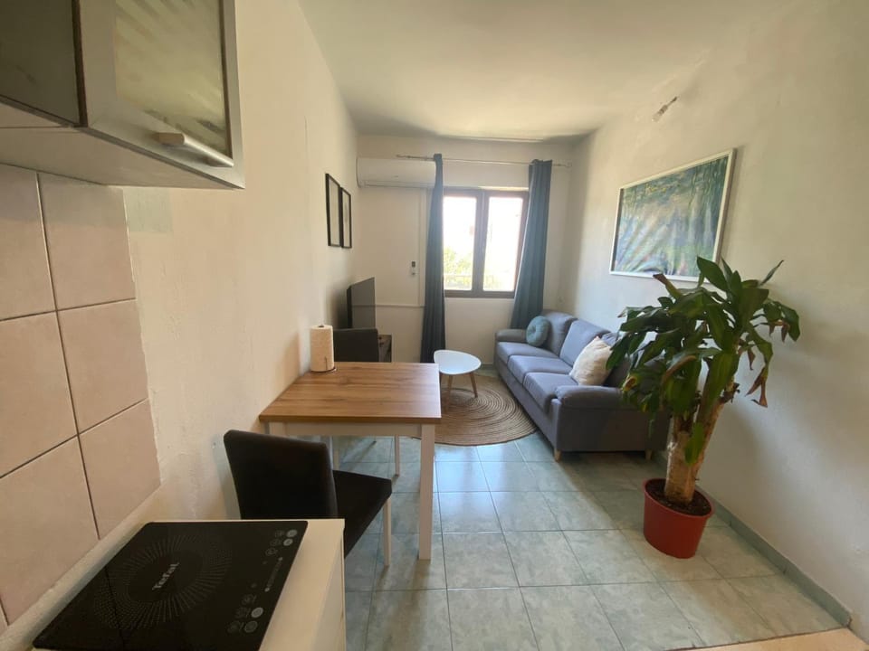 Kitchen or kitchenette, Seating area