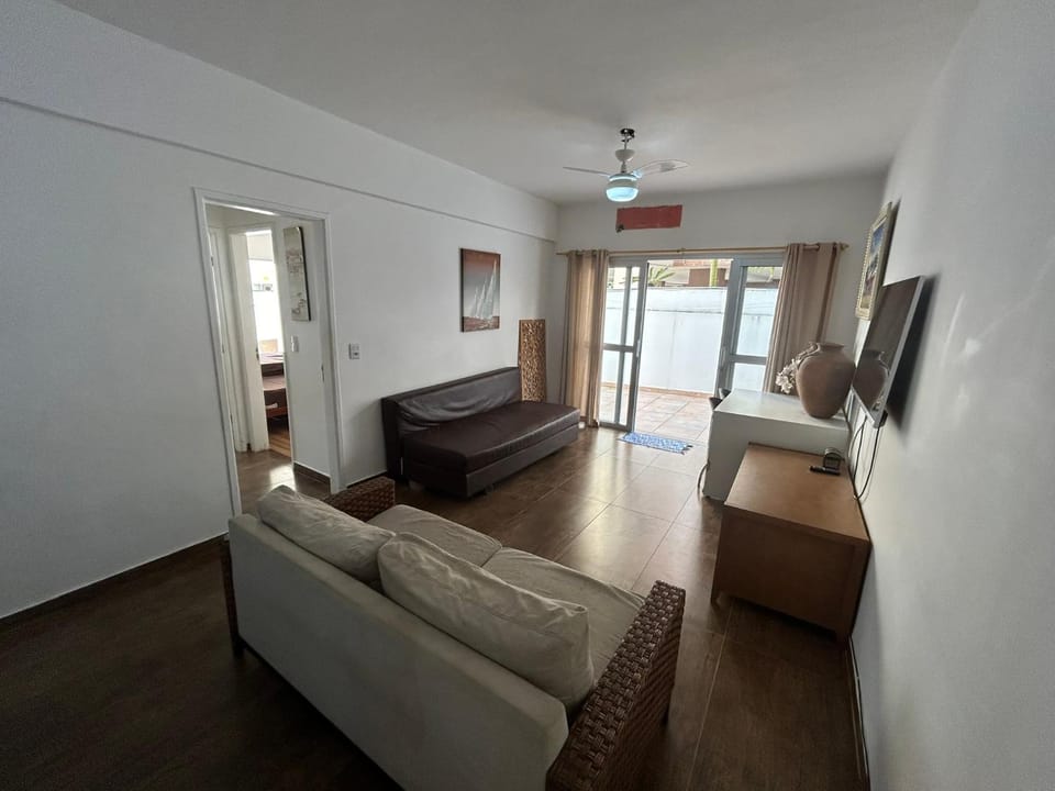 Apto terreo 50 metros da praia do Guaruja Apartment in State of São Paulo