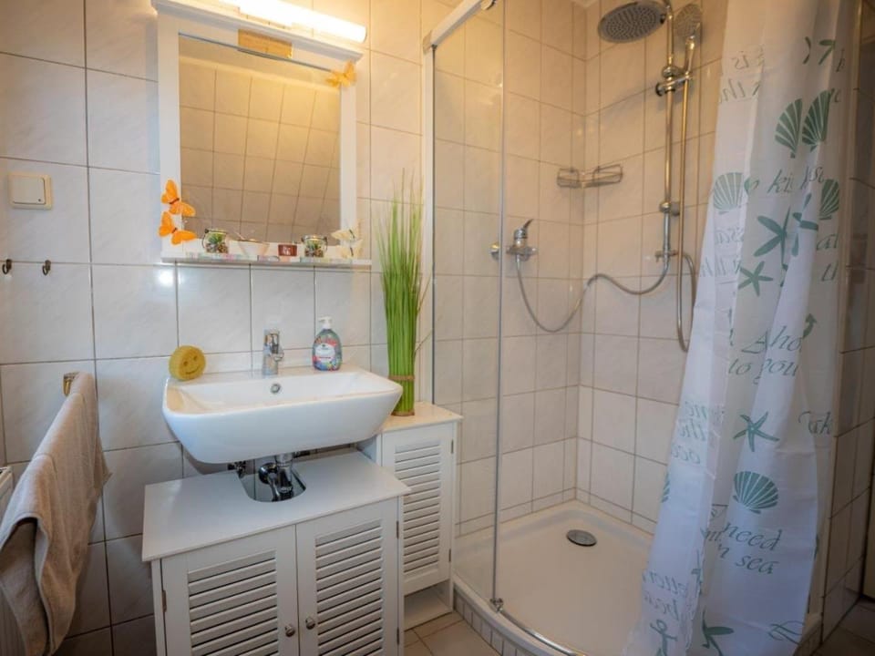 Shower, Bathroom, towels