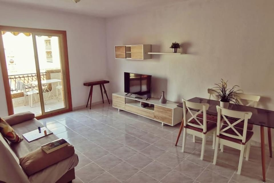 TV and multimedia, Living room, Dining area