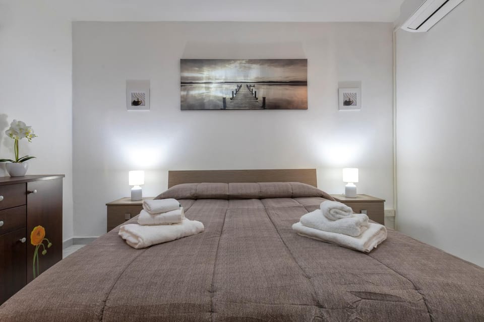 Living room, Bedroom