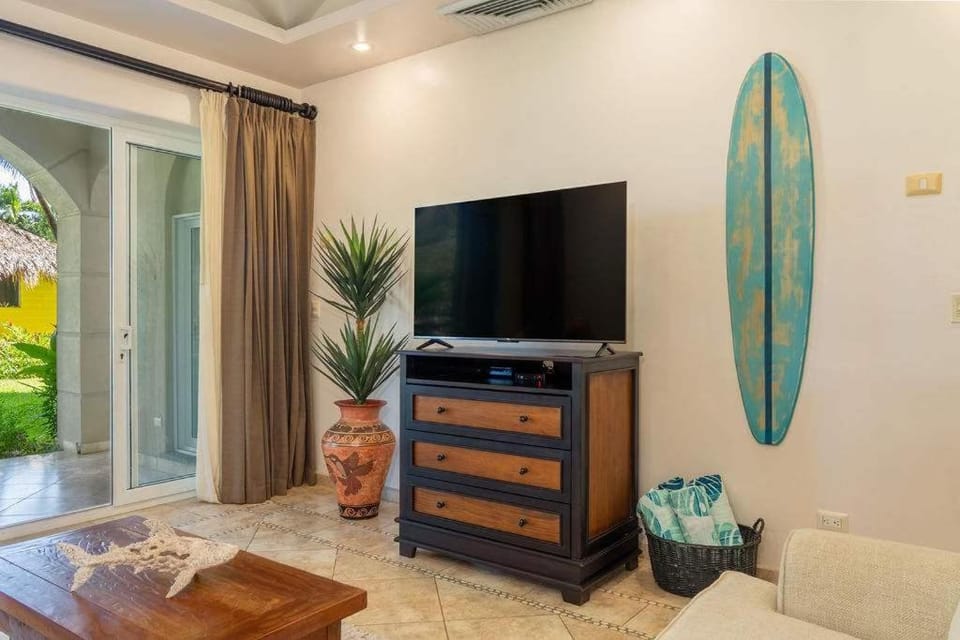 Matapalo 102-Luxury 2 Br Poolside Condo At Tamarindo House in Tamarindo