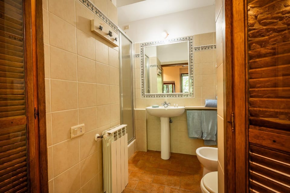 Bathroom, Living room