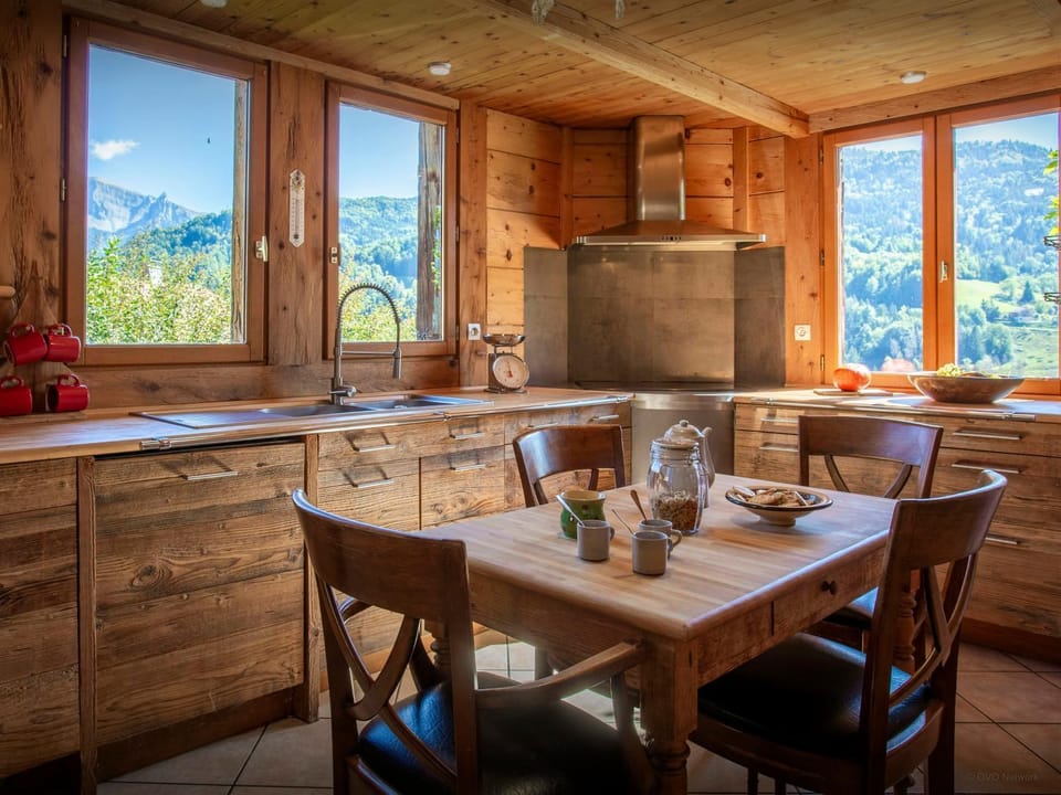 Summer, Kitchen or kitchenette