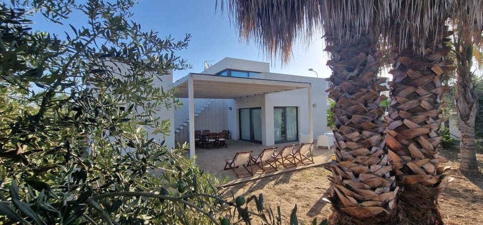 Property building, Patio, Day, Garden, Garden view