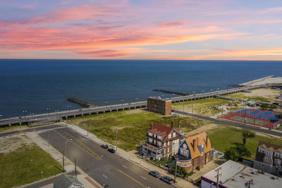 Grand Historic 8BR 6 5BA Mansion Waterfront Decks House in Atlantic City