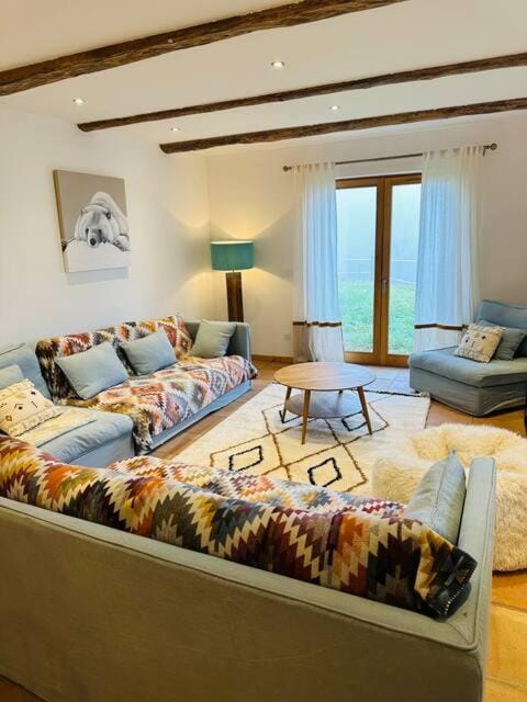 Communal lounge/ TV room, Living room