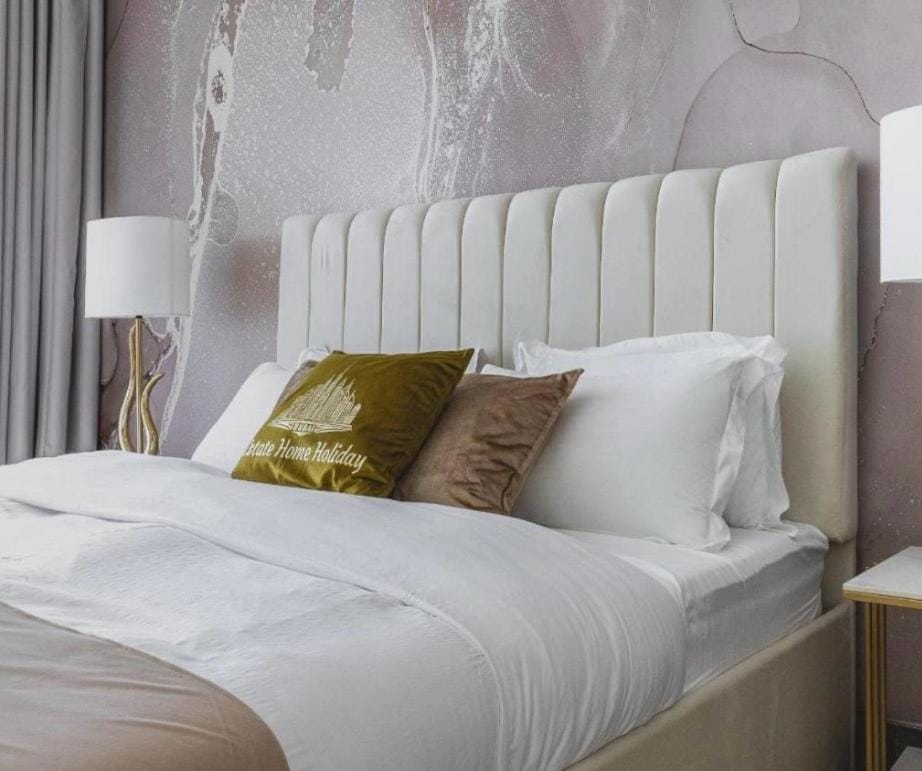 Hanza Tower 22 WHITE Jacussi & Sauna & Pool & SPA Apartment in Szczecin