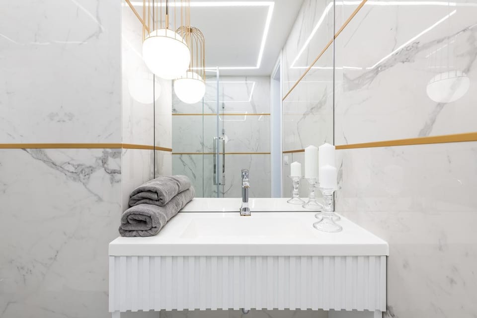 Shower, Bathroom, towels