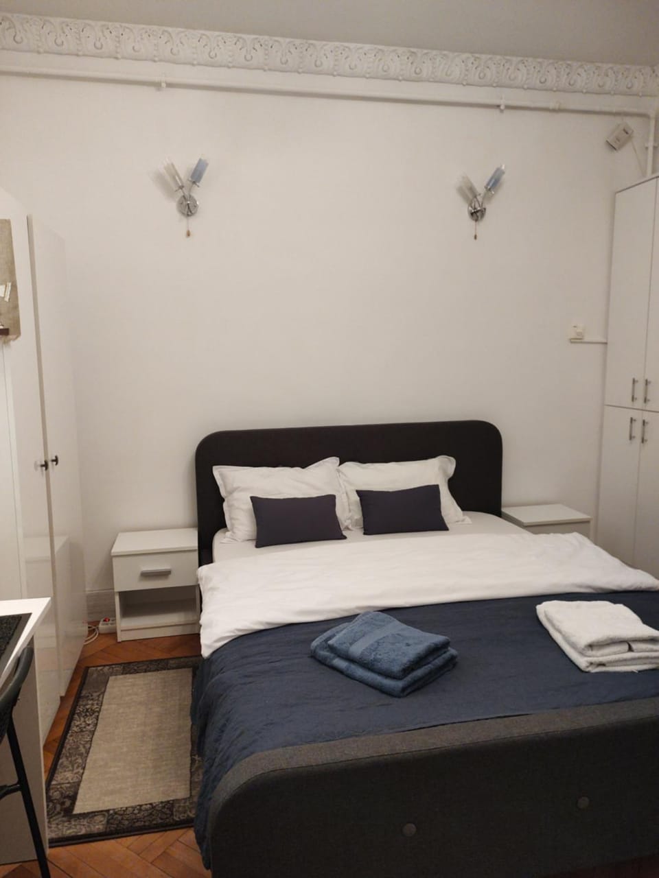 Bed, Photo of the whole room