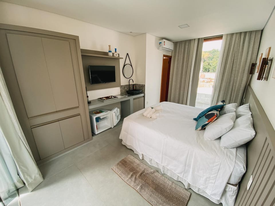 Bed, TV and multimedia, Photo of the whole room, Bedroom, towels, wardrobe