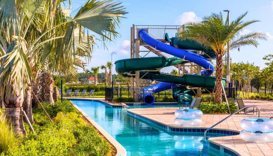 Gorgeous 2BR lakeview Condo with Waterpark House in Kissimmee