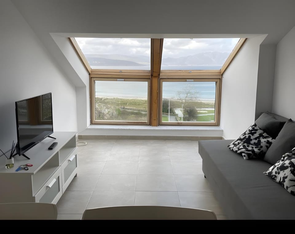 Dining area, Street view