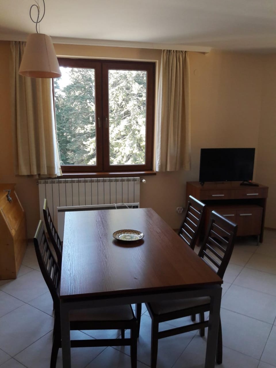 Communal lounge/ TV room, Living room, Dining area, Evening entertainment