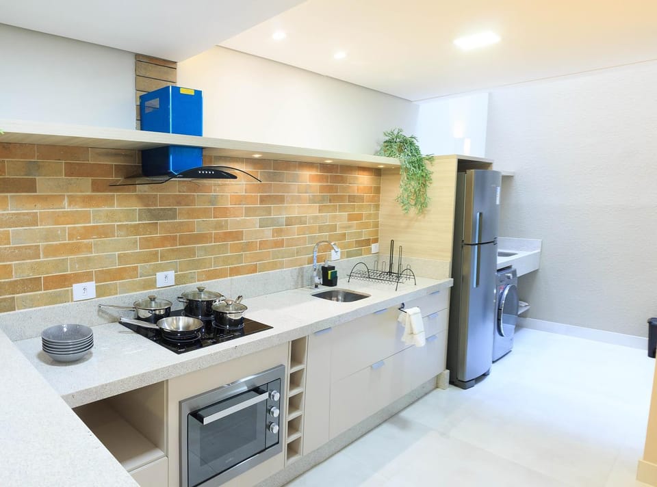 Kitchen or kitchenette, microwave, minibar, oven, pet friendly, stove, dryer