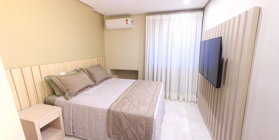 Bed, TV and multimedia, Photo of the whole room, Bedroom, air conditioner
