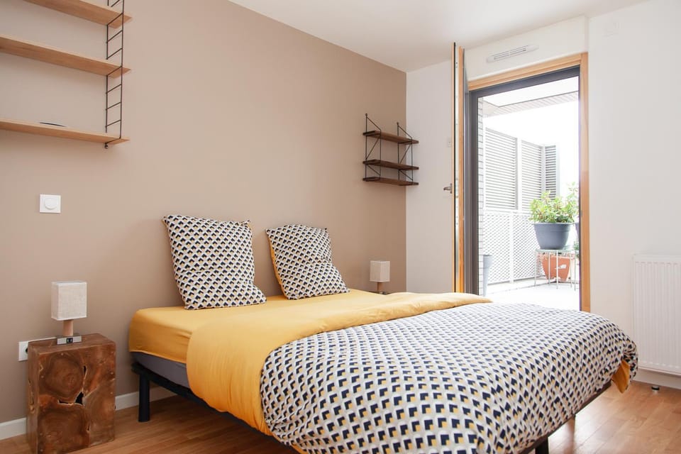 Bed, Bedroom