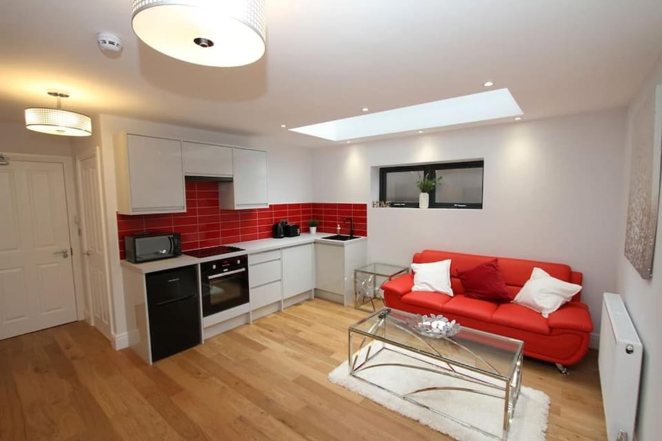 Kitchen or kitchenette, Living room, Seating area, Dining area, dishwasher, minibar, pet friendly, stove, toaster
