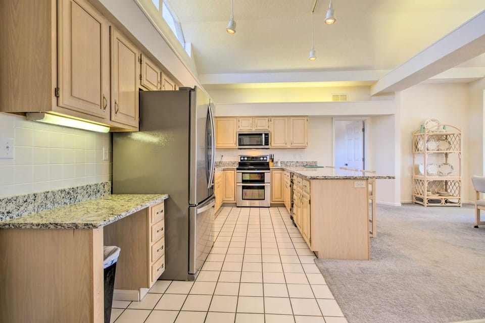 Waterfront Condo w/ Resort Perks in Lake Ozark! House in Lake of the Ozarks