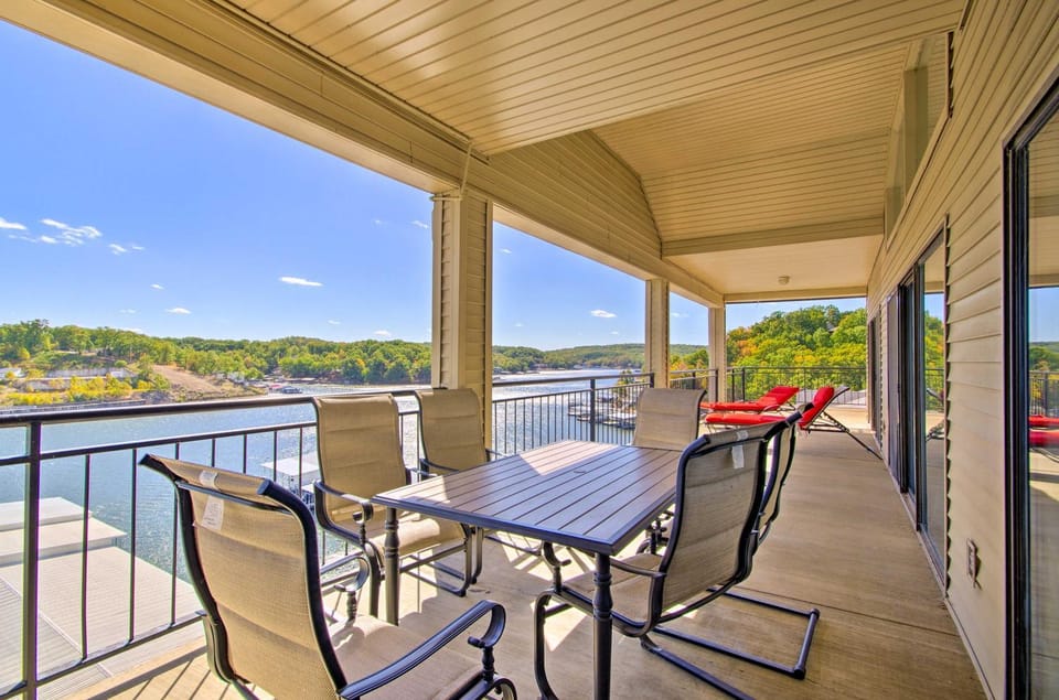 Waterfront Condo w/ Resort Perks in Lake Ozark! House in Lake of the Ozarks