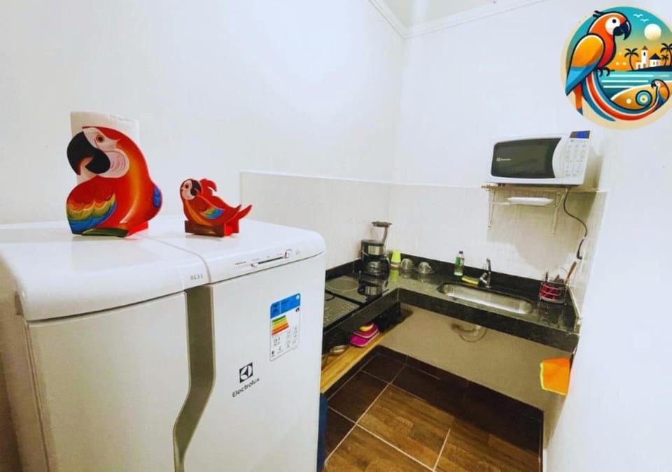 Kitchen or kitchenette, microwave, kitchen